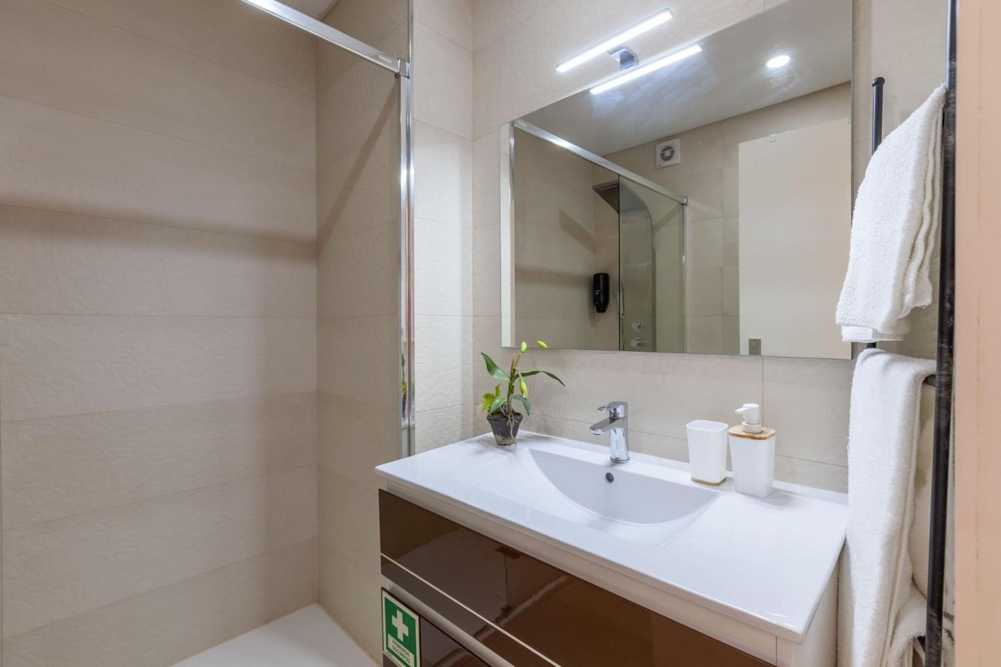 Apto Lírio, Rústico,Moderno e ótima localização 5* Braga Extérieur photo